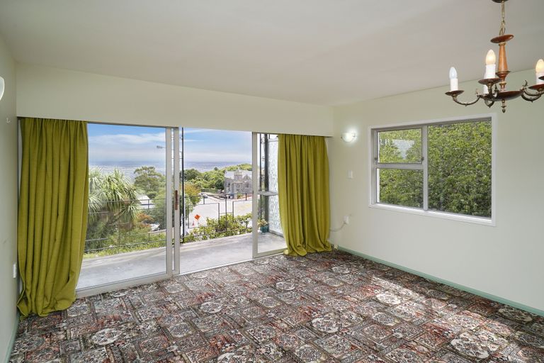 Photo of property in 193 Dyers Pass Road, Cashmere, Christchurch, 8022