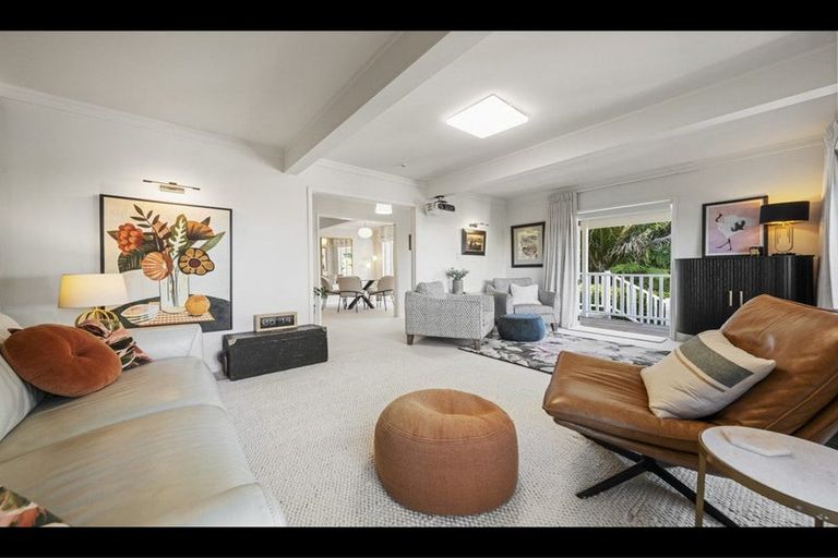 Photo of property in 1/2 Heathcote Road, Castor Bay, Auckland, 0620