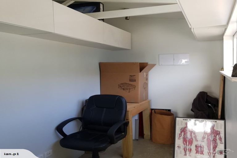 Photo of property in 18 Woodglen Road, Glen Eden, Auckland, 0602