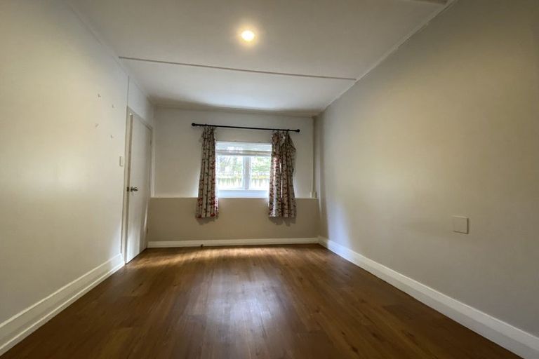 Photo of property in 6 Brighton Terrace, Murrays Bay, Auckland, 0630