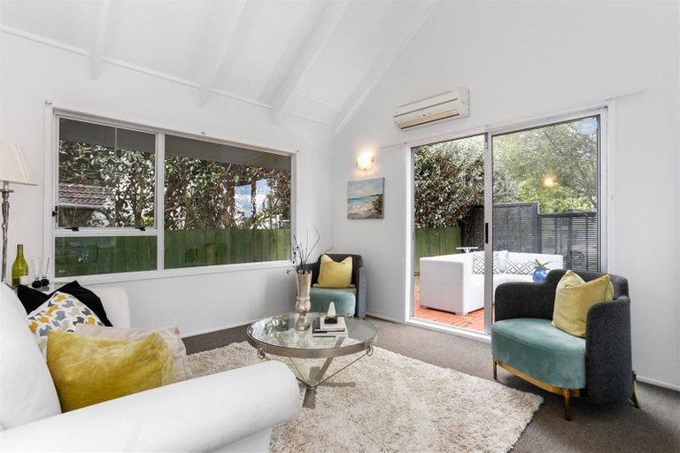 Photo of property in 2/21 Simon Ellice Drive, Bayview, Auckland, 0629