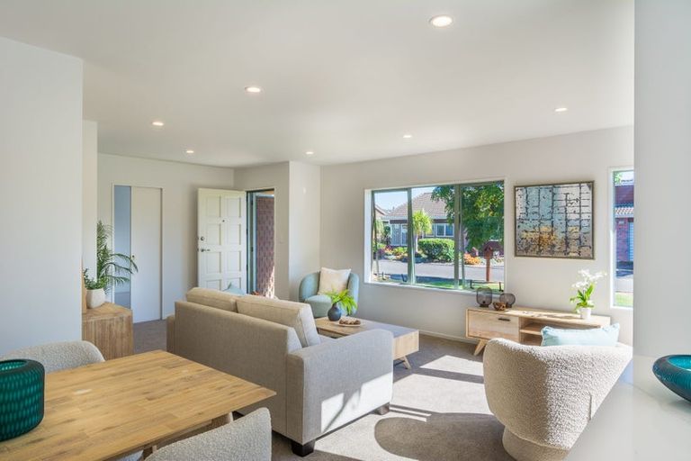 Photo of property in 19 The Grove, Red Beach, 0932