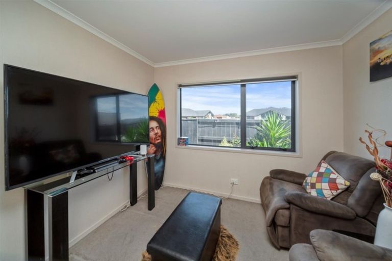 Photo of property in 14 Reremoana Close, Hawera, 4610