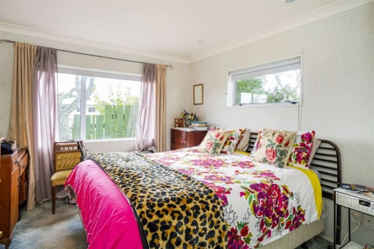 Photo of property in 6 Whitby Avenue, Whitianga, 3510