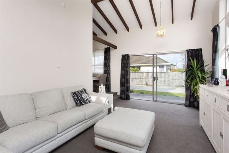 Photo of property in 17 Stackhouse Avenue, Bishopdale, Christchurch, 8053