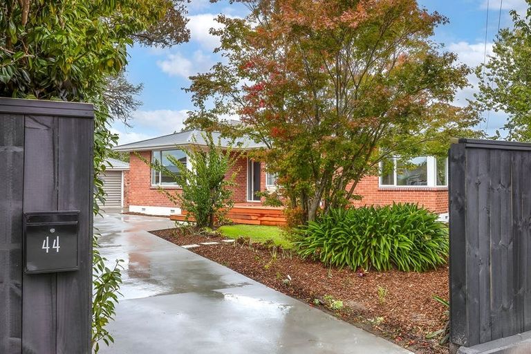 Photo of property in 44 Flower Street, Bryndwr, Christchurch, 8053