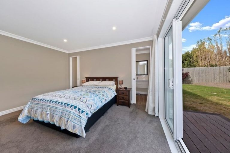 Photo of property in 14 Little Gem Road, Hornby, Christchurch, 8025