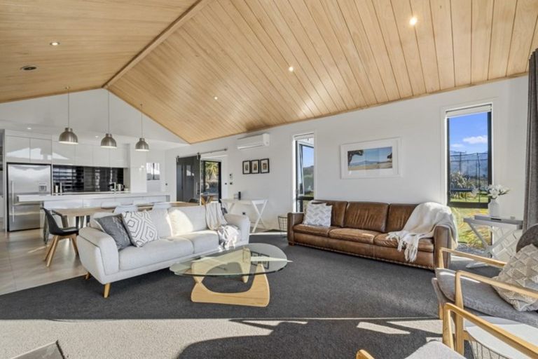 Photo of property in 6 Hidden Hills Drive, Wanaka, 9305