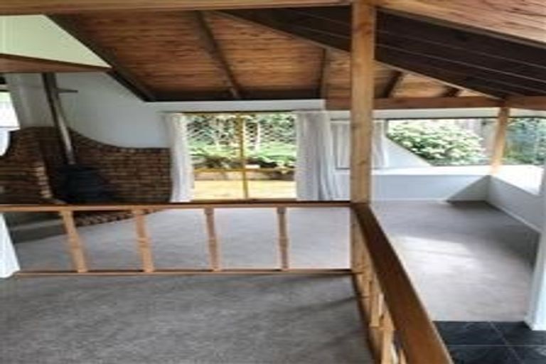 Photo of property in 9 Marina View Drive, West Harbour, Auckland, 0618