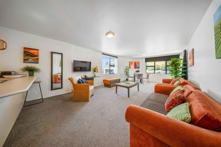 Photo of property in 47/3 Maunganui Road, Mount Maunganui, 3116