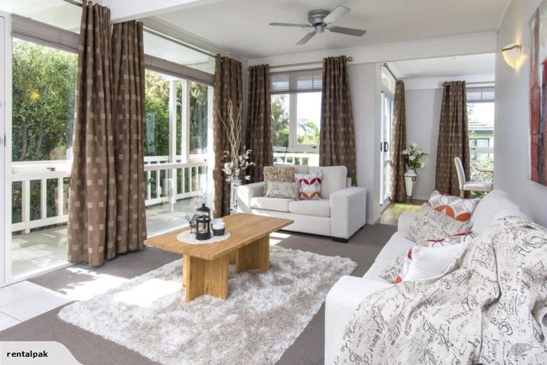 Photo of property in 15 Megan Avenue, Pakuranga Heights, Auckland, 2010