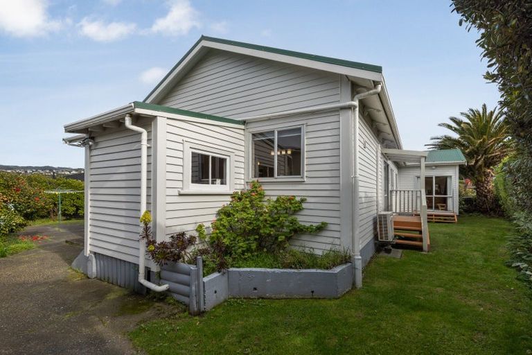 Photo of property in 2 John Street, Titahi Bay, Porirua, 5022