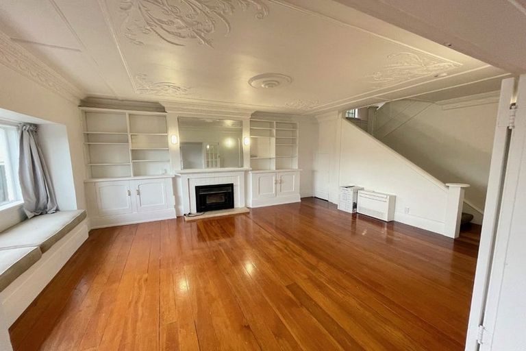 Photo of property in 241 The Terrace, Te Aro, Wellington, 6011