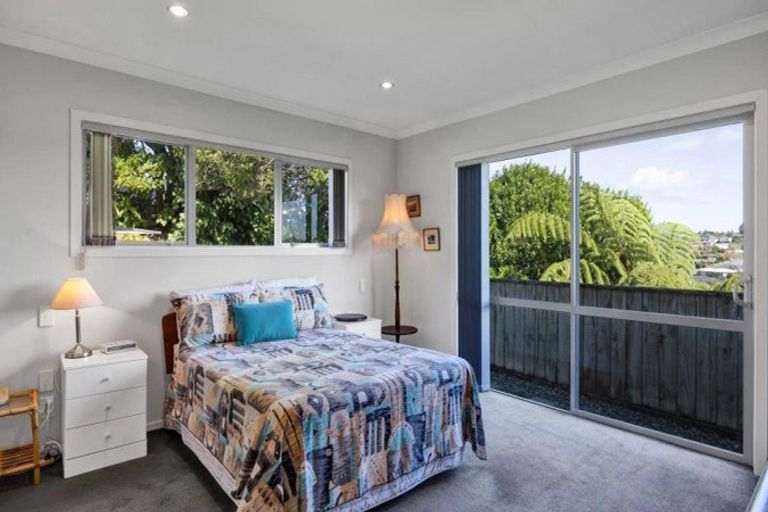 Photo of property in 4a Marchant Place, Westown, New Plymouth, 4310