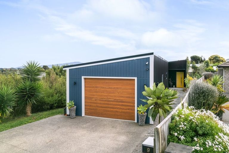 Photo of property in 9 Tauhou Place, Waikanae, 5036