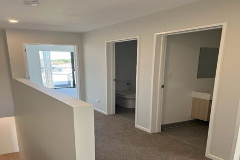 Photo of property in 72 Tukari Lane, Mangere Bridge, Auckland, 2022