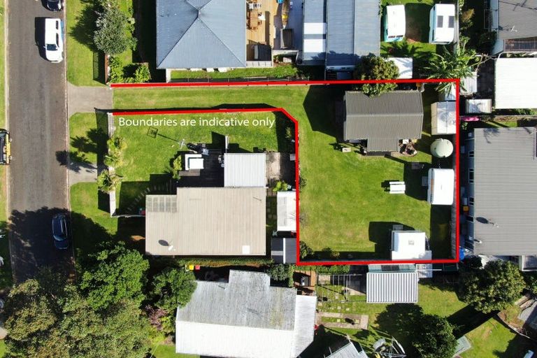 Photo of property in 1a Roretana Drive, Athenree, Waihi Beach, 3177