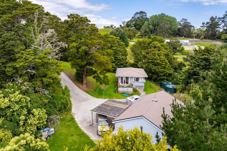 Photo of property in 43b Hook Road, Paparoa, 0571