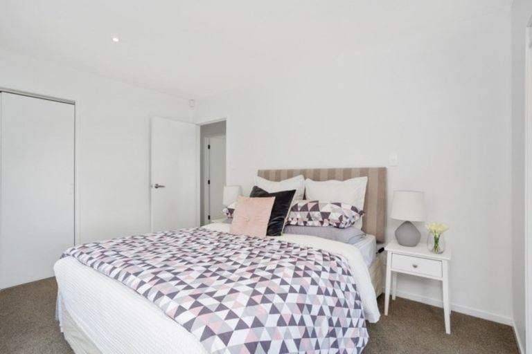 Photo of property in 1/27 Waitemata Road, Hauraki, Auckland, 0622
