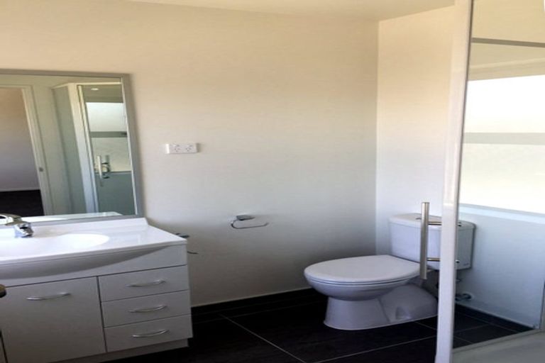 Photo of property in 15 Aviation Street, Takanini, 2112