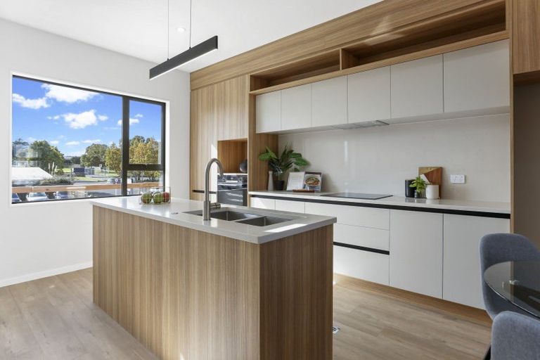 Photo of property in 2/1 Egremont Street, Belmont, Auckland, 0622