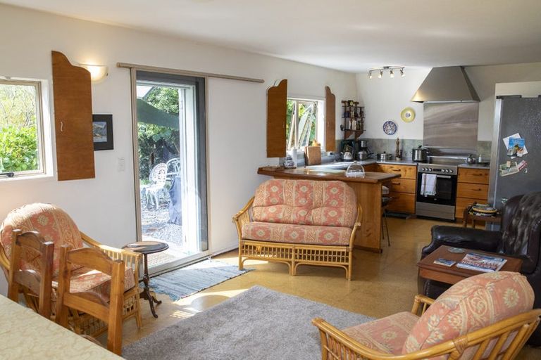 Photo of property in 257 Metcalfe Road, Matakohe, 0593