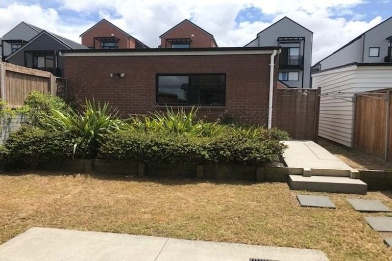 Photo of property in 11 Mapou Road, Hobsonville, Auckland, 0616