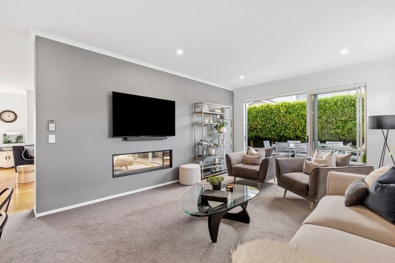 Photo of property in 9 Symes Drive, Red Beach, 0932