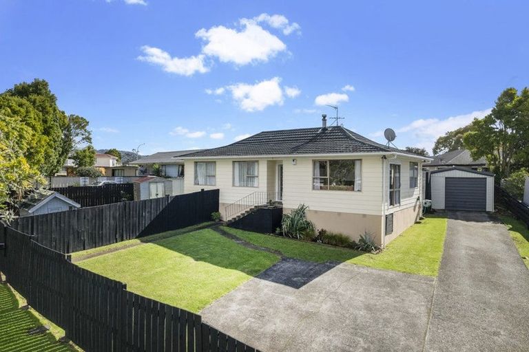Photo of property in 79 Solar Road, Glen Eden, Auckland, 0602