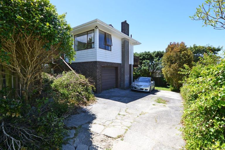 Photo of property in 76 Thurleigh Grove, Karori, Wellington, 6012