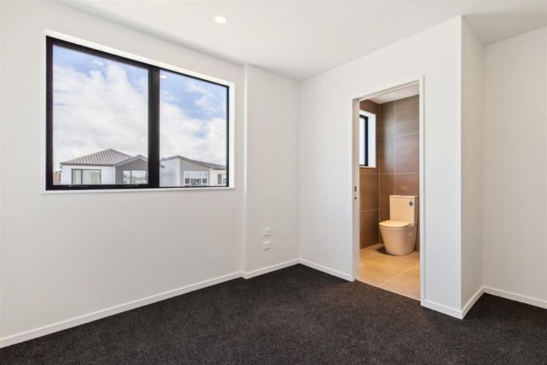Photo of property in 70 Opoka Street, Papakura, 2110