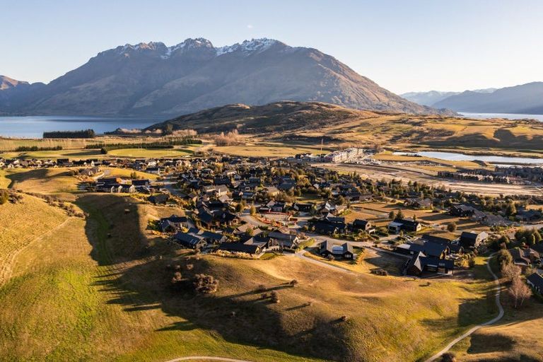 Photo of property in 14b Kinross Lane, Jacks Point, Queenstown, 9371