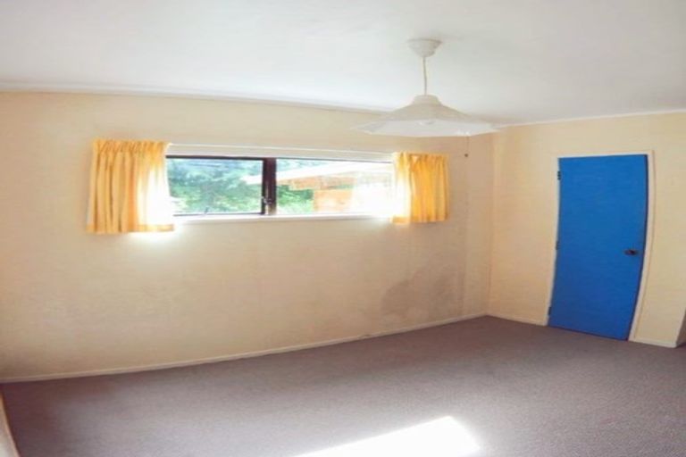 Photo of property in 2/52 Galloway Crescent, Farm Cove, Auckland, 2012