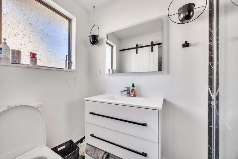 Photo of property in 4 Wisteria Grove, Maungaraki, Lower Hutt, 5010