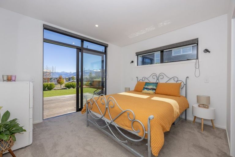 Photo of property in 2 Kotare Drive, Wanaka, 9305