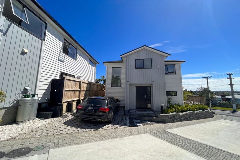 Photo of property in 14f Kelwyn Road, Kelston, Auckland, 0602