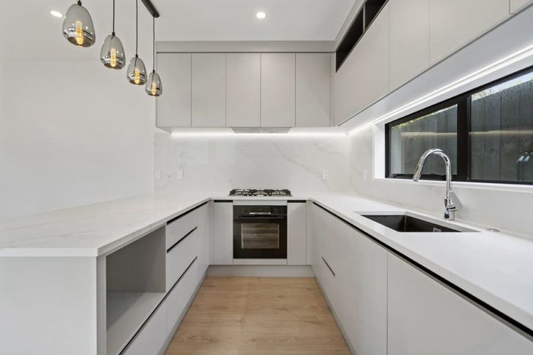 Photo of property in 24b Killarney Avenue, Torbay, Auckland, 0630