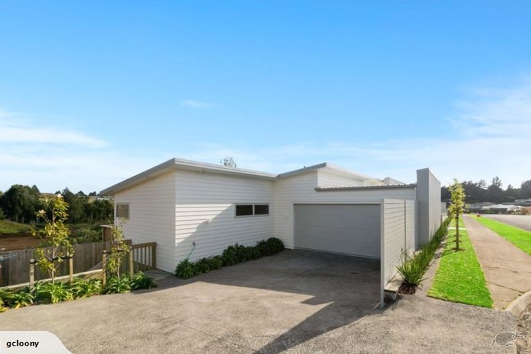 Photo of property in 54 Ainslee Street, Highlands Park, New Plymouth, 4312
