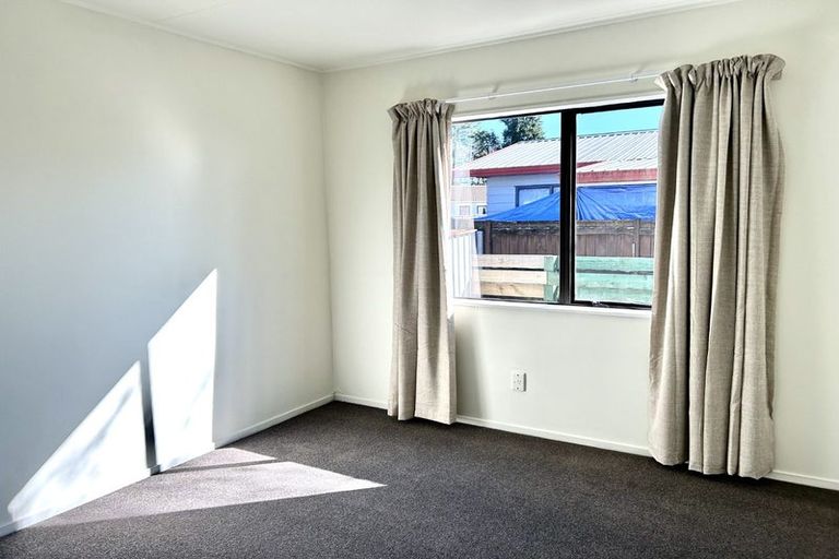 Photo of property in 49a Aquarius Drive, Kawaha Point, Rotorua, 3010