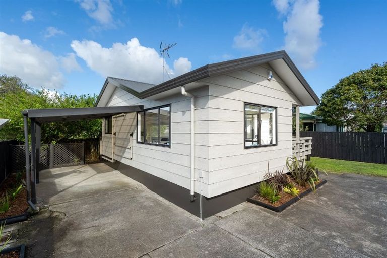 Photo of property in 2/8 Lingfield Street, Glenfield, Auckland, 0629
