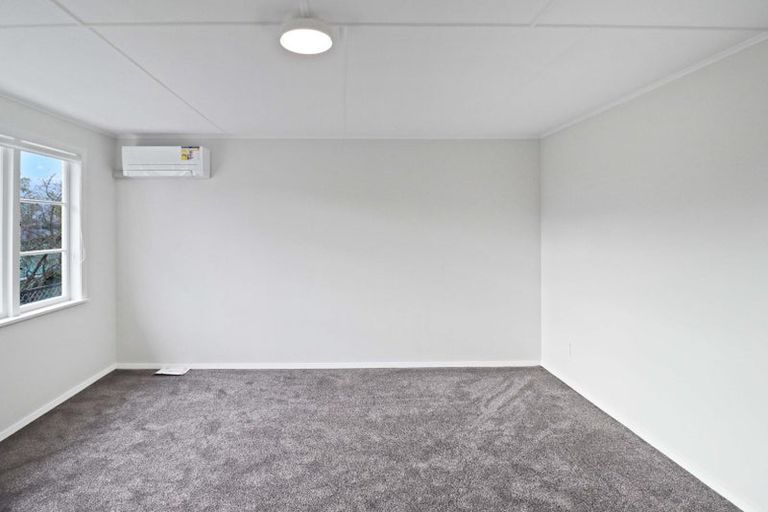 Photo of property in 2 Argyle Grove, Trentham, Upper Hutt, 5018