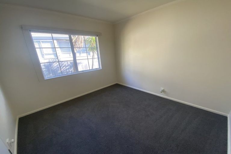 Photo of property in 2/95 Langana Avenue, Browns Bay, Auckland, 0630