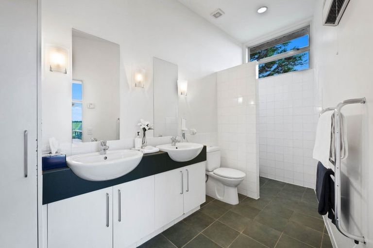 Photo of property in 15 Tudor Park Drive, Whitford, Howick, 2571