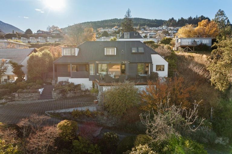 Photo of property in 17 The Terrace, Queenstown, 9300