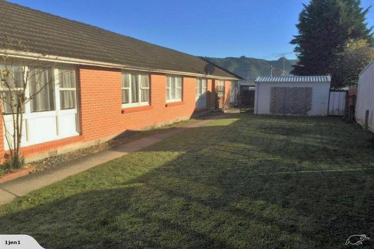 Photo of property in 1/31 Hillside Drive, Maoribank, Upper Hutt, 5018