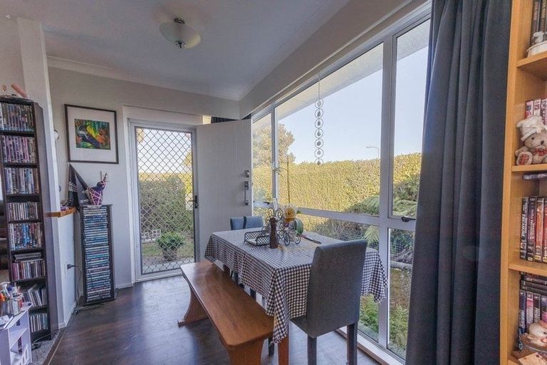 Photo of property in 2 Kuaka Place, Castlecliff, Whanganui, 4501