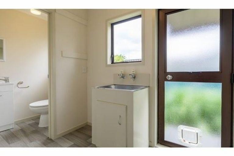 Photo of property in 3/54 Swanson Road, Henderson, Auckland, 0610