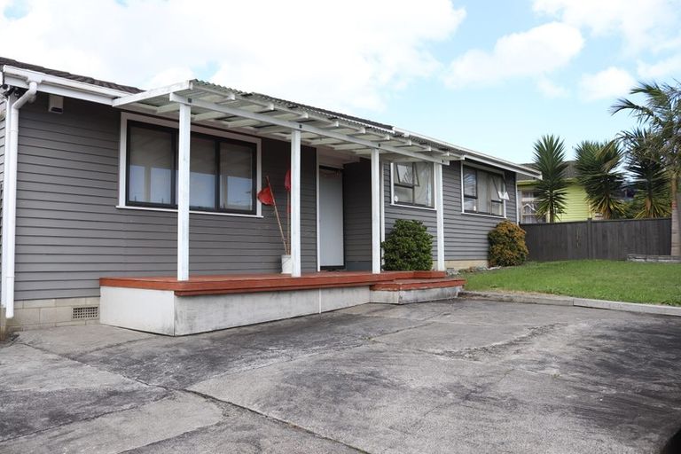 Photo of property in 34 Dissmeyer Drive, Clover Park, Auckland, 2019