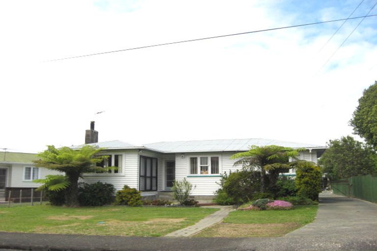 Photo of property in 12 Orchard Rise, Rosehill, Papakura, 2113