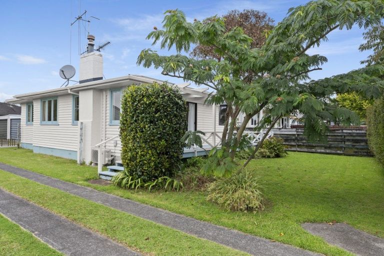 Photo of property in 49 Queen Road, Bellevue, Tauranga, 3110